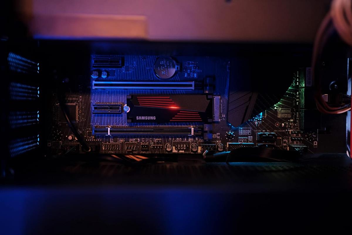Samsung 990 PRO w/ Heatsink 4TB Gen4 M.2 NVMe SSD - PakByte Computers